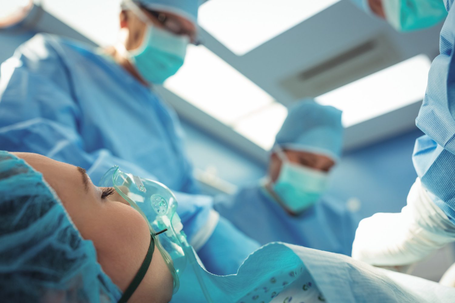 Cirurgia de urgência deve ser custeada pelo Plano de Saúde mesmo durante o período de carência.