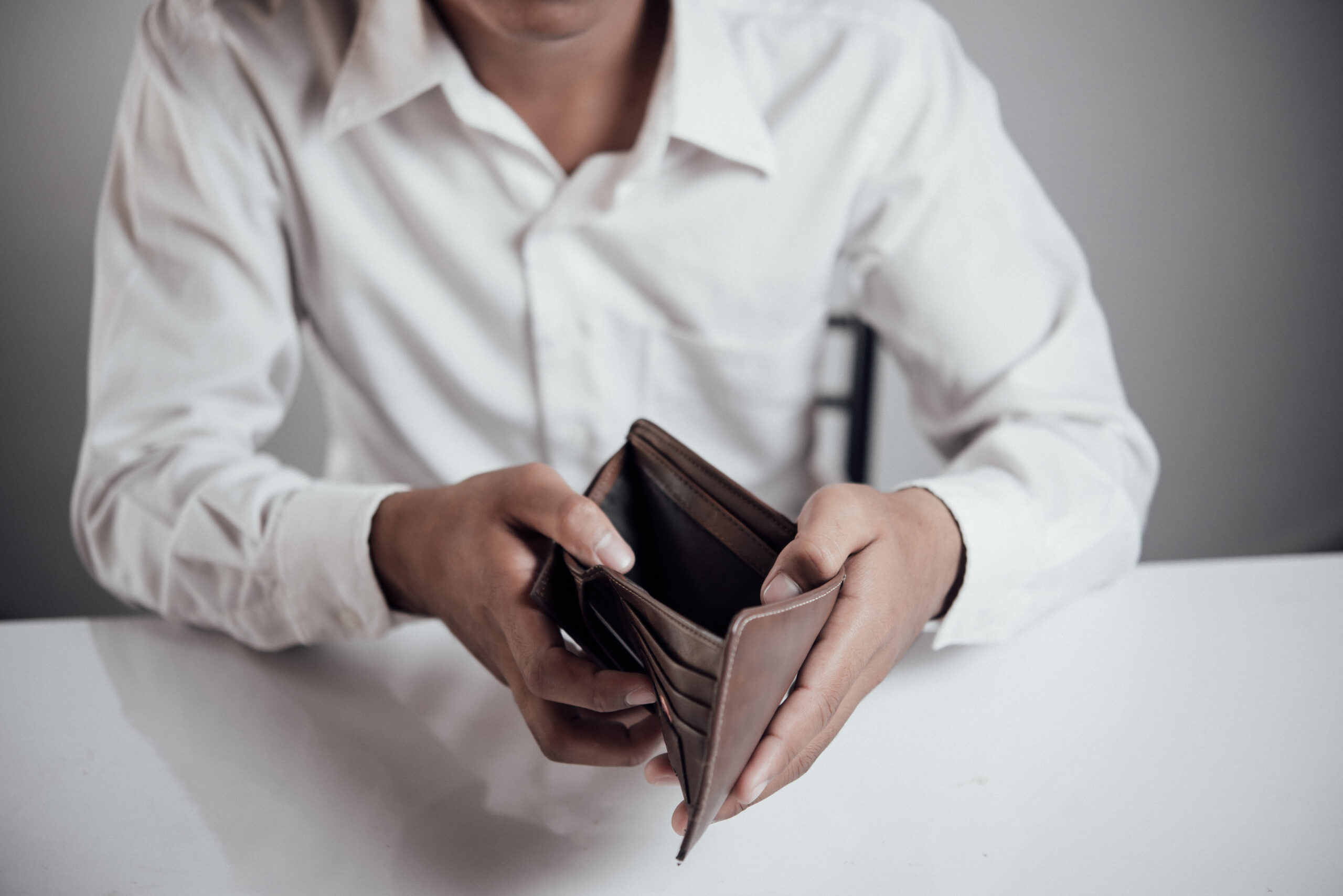 Superendividamento: o que a lei garante ao consumidor e como negociar as dívidas