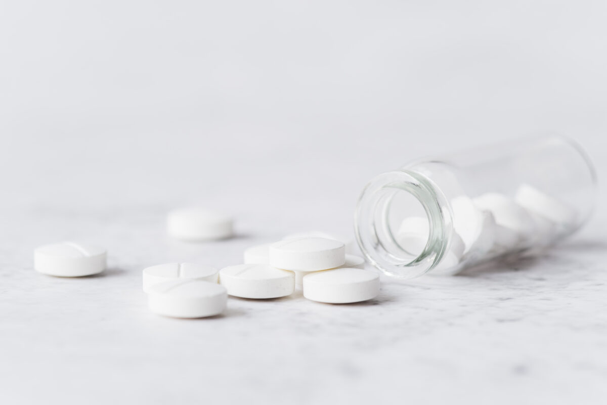 Scemblix (Asciminibe) Deve Ser Custeado pelo Plano de Saúde? Entenda a cobertura obrigatória para leucemia mieloide crônica e como garantir o tratamento.