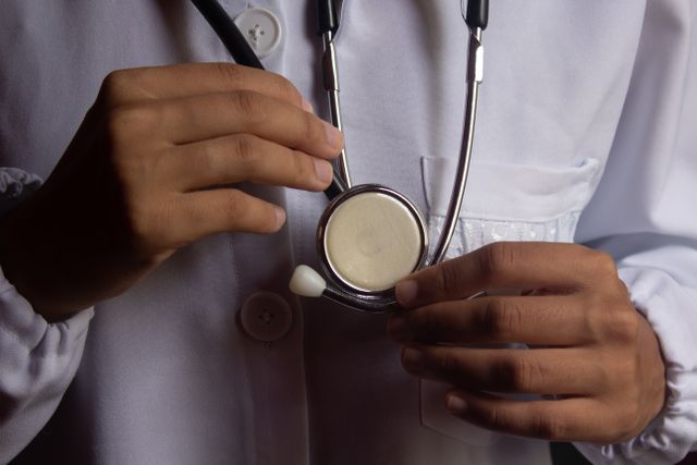 Quem decide o seu tratamento: o médico ou o plano de saúde?